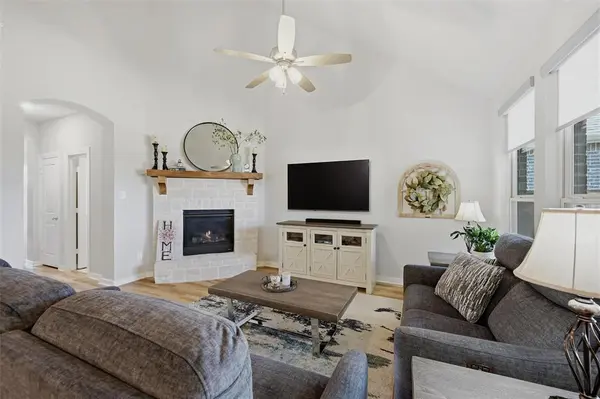 3913 Southbend Drive, Denison, TX 75020