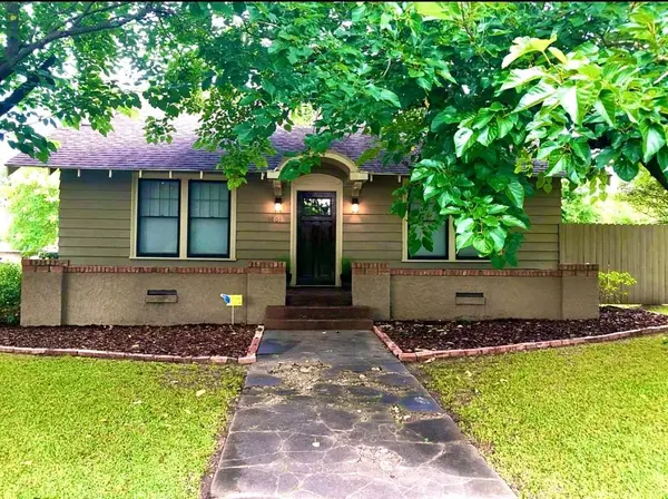 1001 S Locust Street, Clarksville, TX 75426