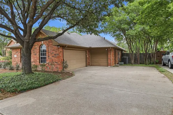 2402 Ravinia Drive, Corinth, TX 76208