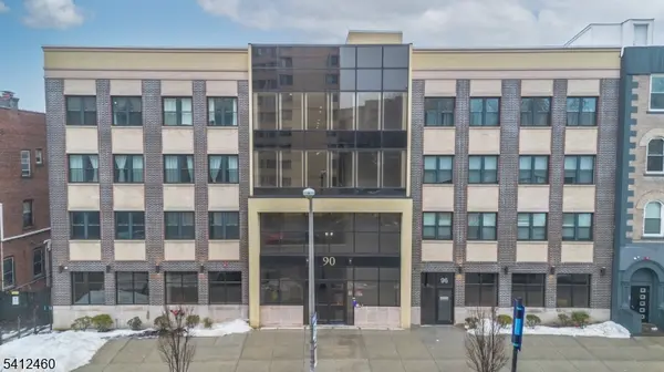 90 Clinton Ave #206, Newark City, NJ 07114