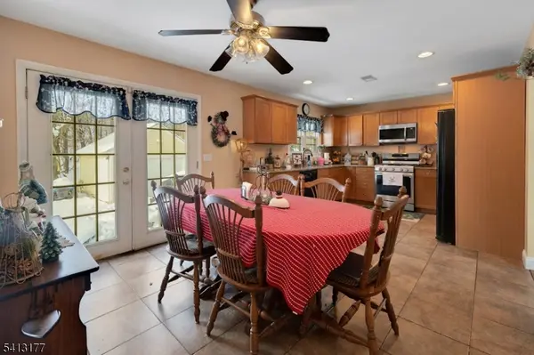 38 Post Ln, Riverdale Boro, NJ 07457