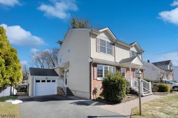 12 Wilson Ter, Waldwick Boro, NJ 07463