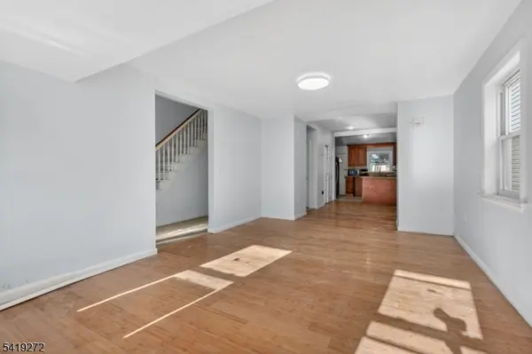 136 Smith St, Elizabeth City, NJ 07201