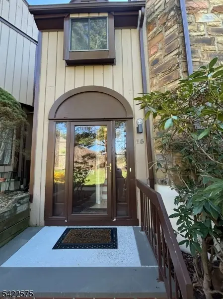 15 Delbarton Ct, Washington Twp., NJ 07840