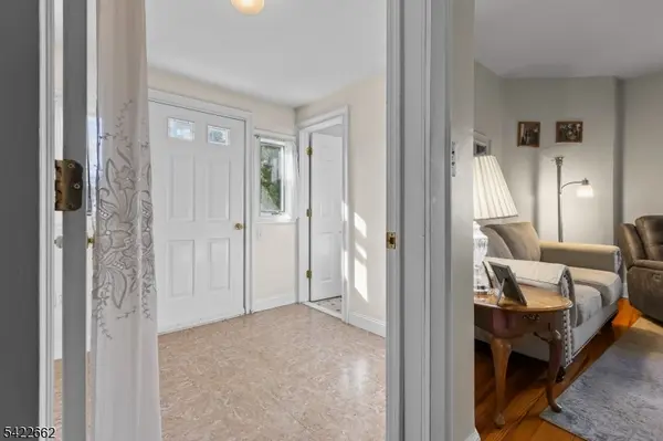 141 Fairfield Ave, West Caldwell Twp., NJ 07006