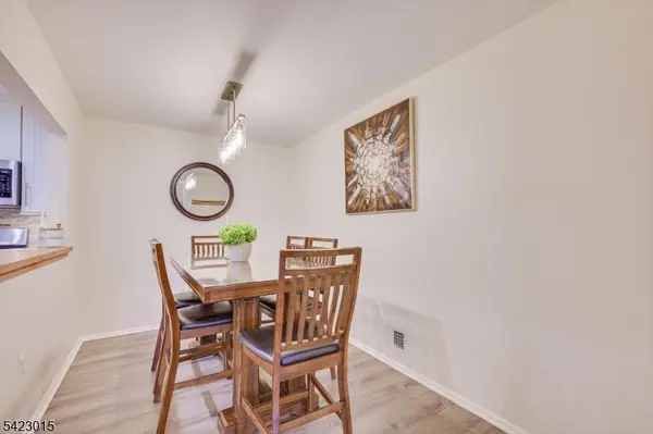 95 Sapphire Ln, Franklin Twp., NJ 08823