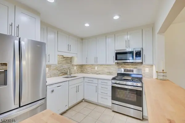 95 Sapphire Ln, Franklin Twp., NJ 08823