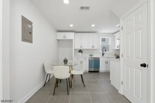 57 N Auten Ave, Somerville Boro, NJ 08876