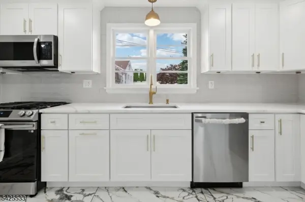 8 Oak St, Netcong Boro, NJ 07857