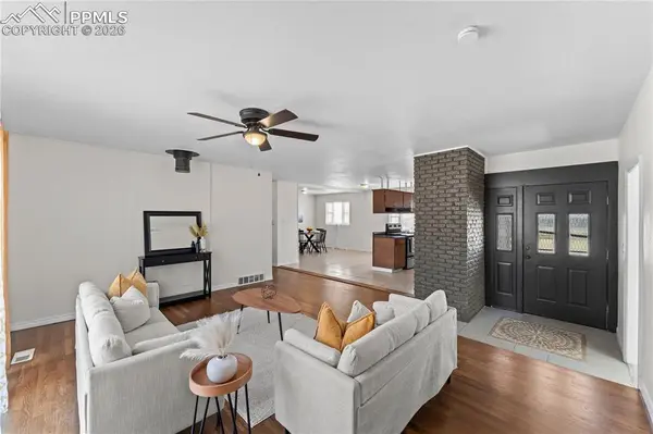 1604 Rosemont DR, Colorado Springs, CO 80911