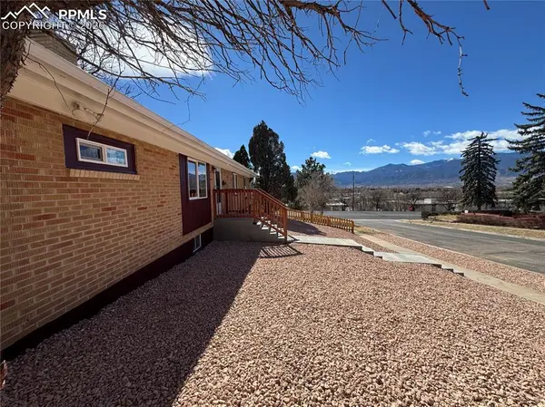 2005 LARK DR, Colorado Springs, CO 80909