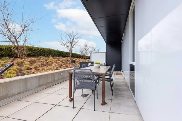 170 Bayview AVE #711, Toronto C08, ON M5A 0M4