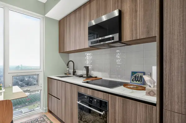 117 Broadway AVE #2810, Toronto C10, ON M4P 1V3