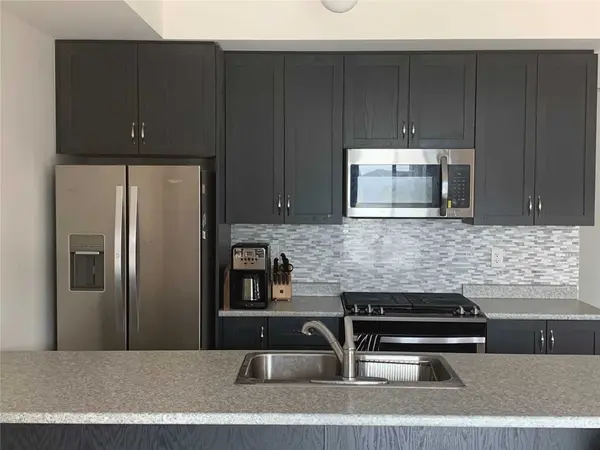 1716 Grenwich GLN #71, Pickering, ON L1X 0E4