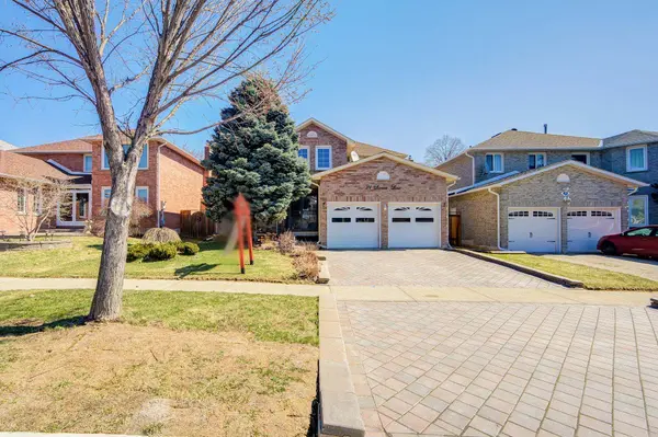 21 Larratt LN, Richmond Hill, ON L4C 9J1