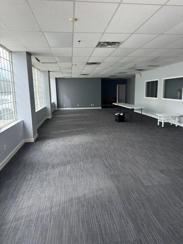 30 Vogell RD #4, Richmond Hill, ON L4B 3K6