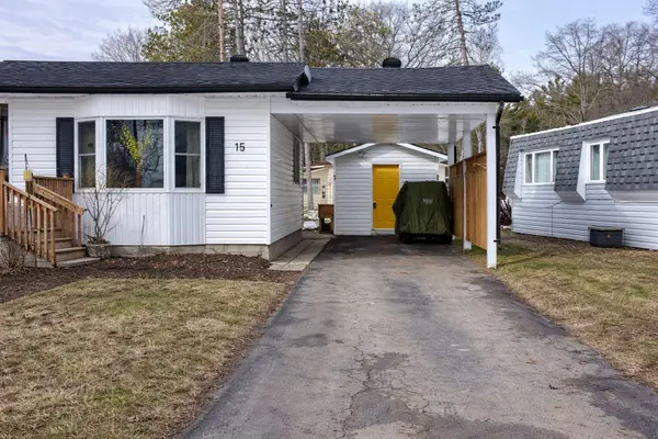 15 Carruthers ST S, Wasaga Beach, ON L9Z 1K2