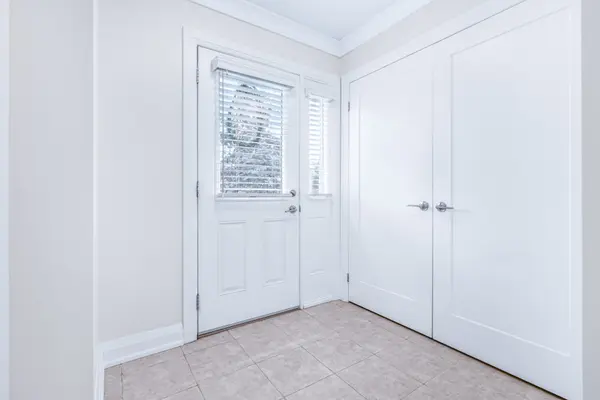 29 MADELAINE DR #4, Barrie, ON L9J 0G8