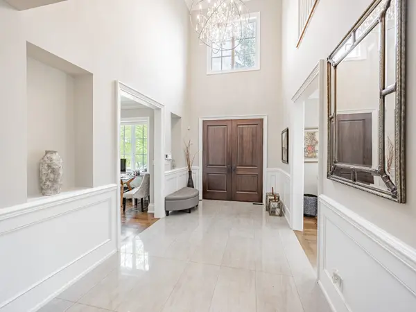 302 Pinehurst DR W, Oakville, ON L6J 4X3