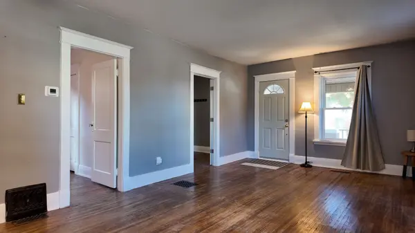 32 Tennyson ST, London East, ON N5Z 2K7