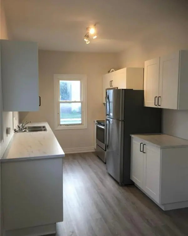 42 Vine ST, St. Catharines, ON L2R 3X8