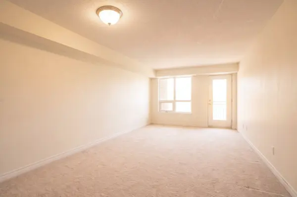 120 Grant Carman DR #902, Cityview - Parkwoods Hills - Rideau Shore, ON K2E 1C8