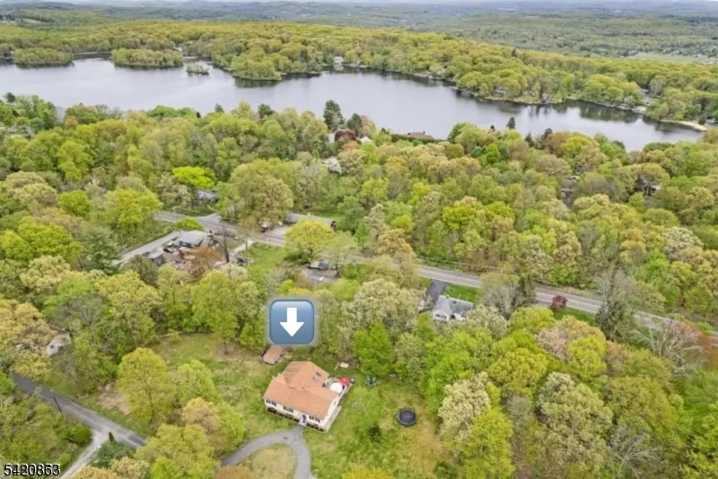 4 Grove St, Hampton Twp., NJ 07860