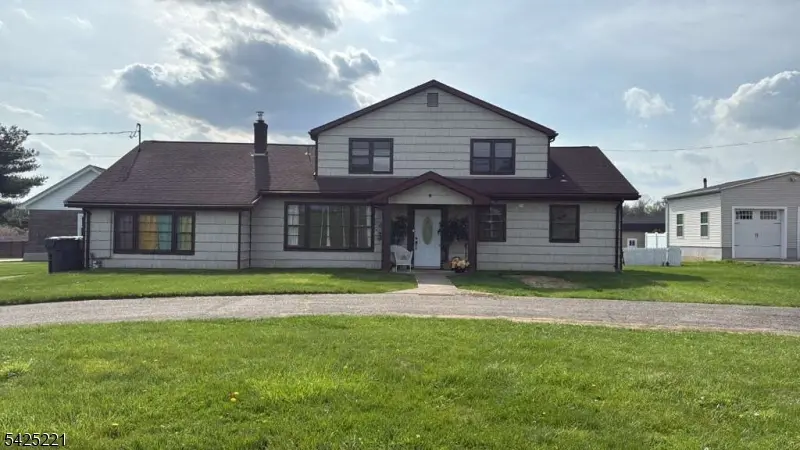 1777 Springtown Rd, Alpha Boro, NJ 08865