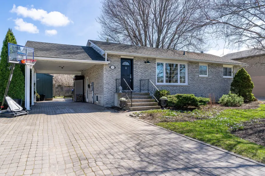 12 Bryan DR, Collingwood, ON L9Y 2K7