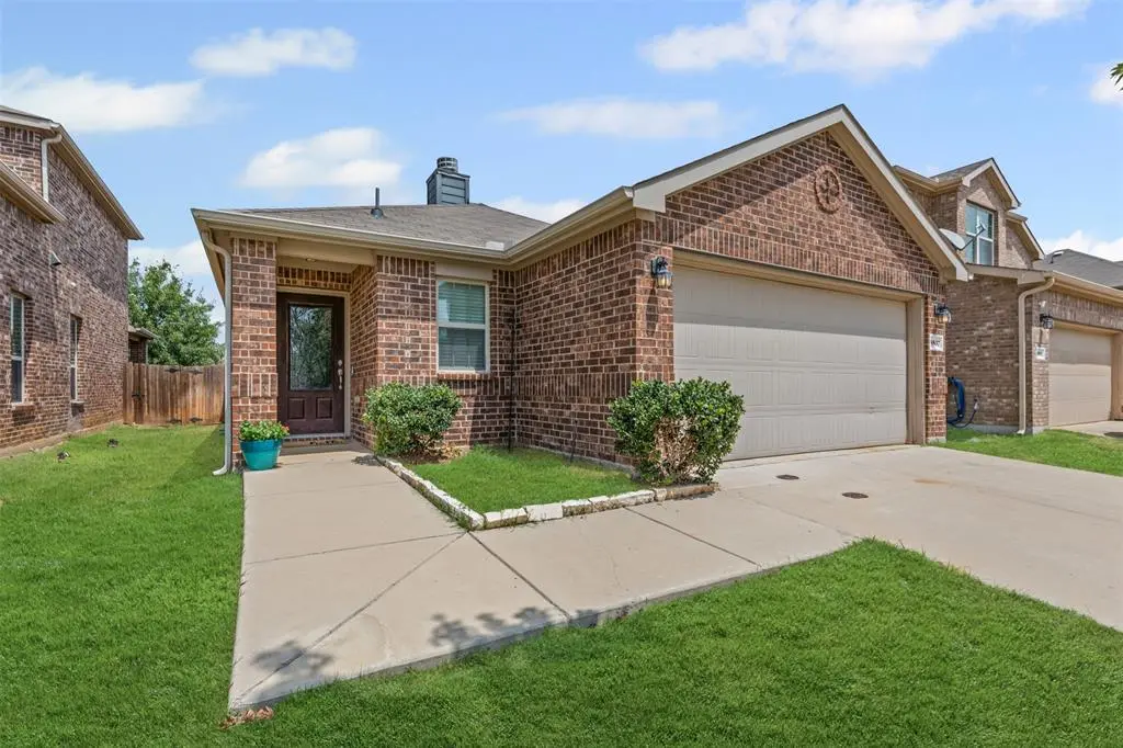 8837 Tenderfoot Lane, Aubrey, TX 76227