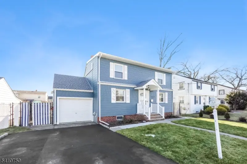 23-26 Berkshire Rd, Fair Lawn Boro, NJ 07410