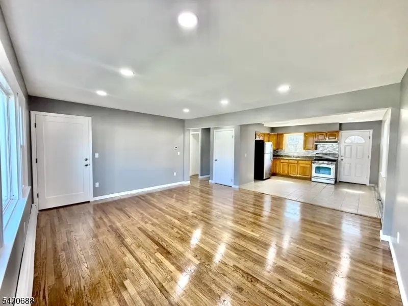 30 Cottage Pl, Garfield City, NJ 07026