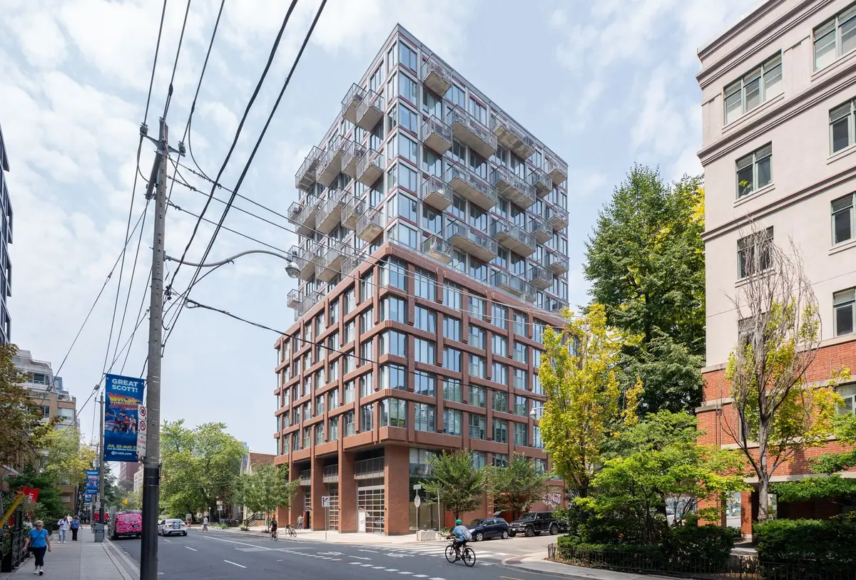 2 Augusta AVE #507, Toronto C01, ON M5V 0T3