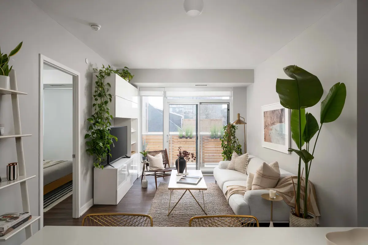 106 Dovercourt RD #321, Toronto C01, ON M6J 3C3