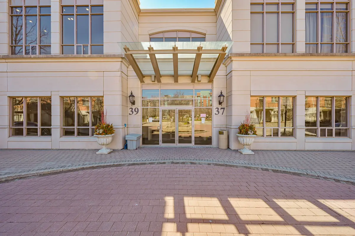 37 Galleria Pkwy #319, Markham, ON L3T 0A5