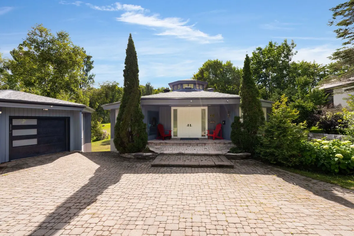 23 Country Club LN, Oro-medonte, ON L4M 4Y8