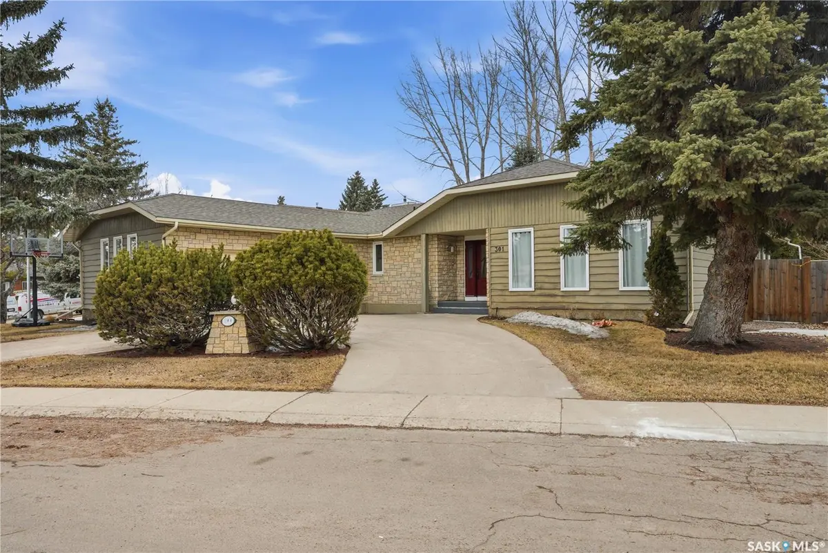 301 Coldspring CRESCENT, Saskatoon, SK S7J 3M9