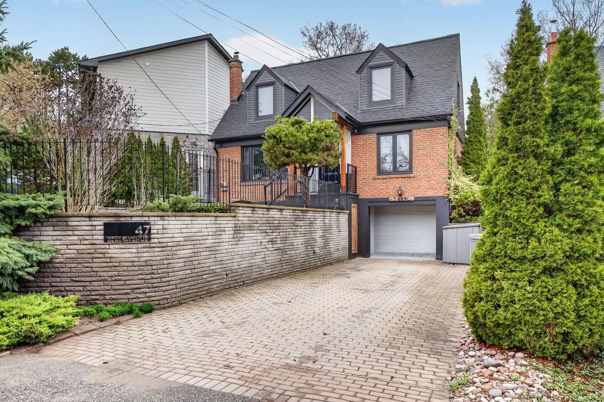 47 Berl AVE, Toronto W07, ON M8Y 3C6