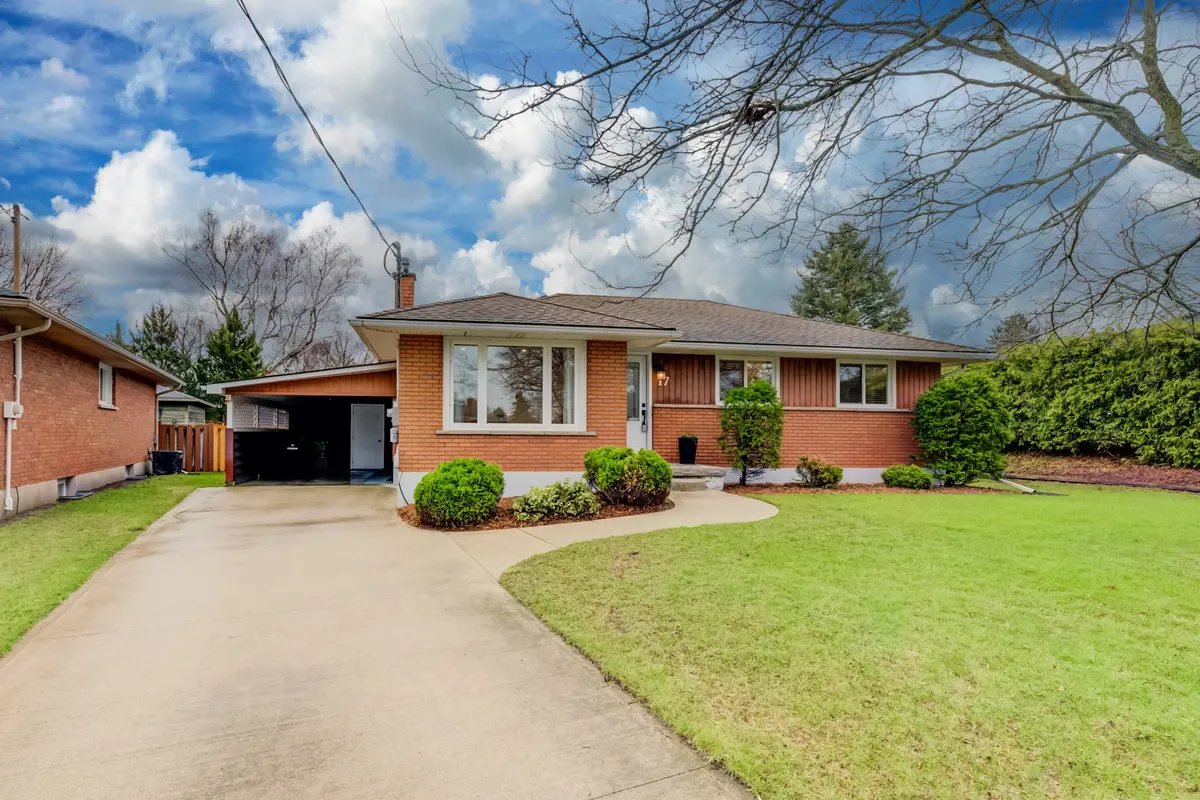 17 Hipel AVE, Cambridge, ON N3C 1W8