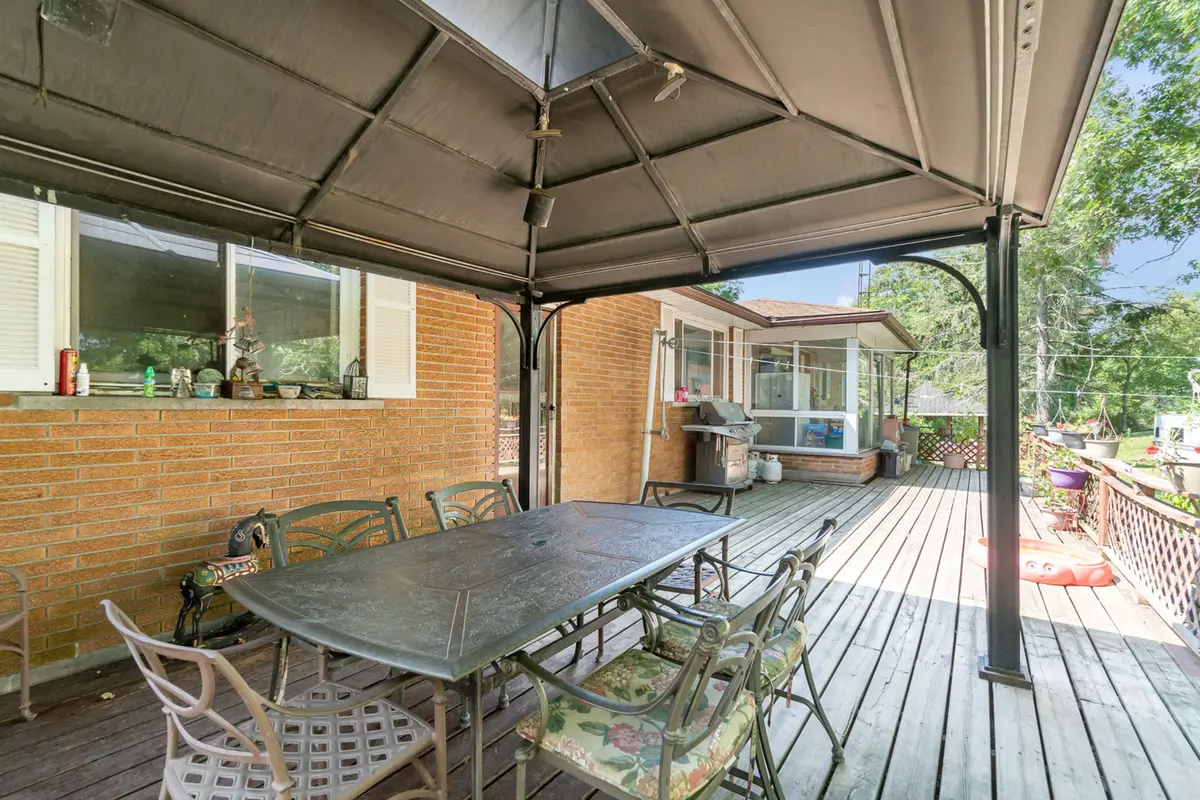 5801 Bossert RD, Niagara Falls, ON L2E 6S6