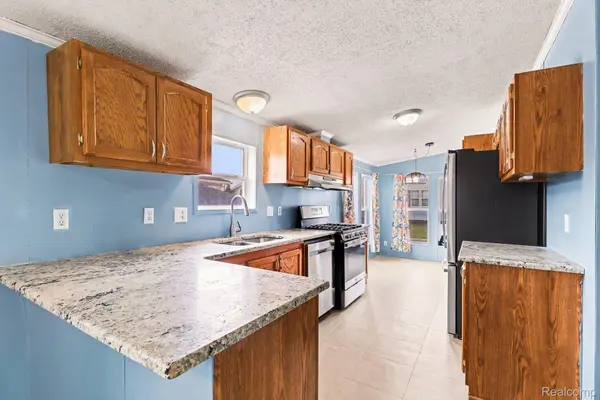 2515 Shakespeare LN, Salem Township, MI 48167