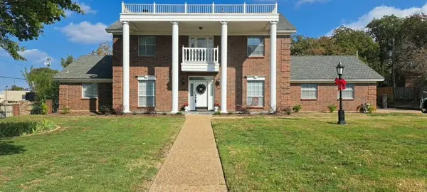 2620 Brookridge Drive, Hurst, TX 76054