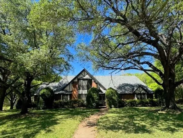 511 Linkcrest Drive, Duncanville, TX 75137