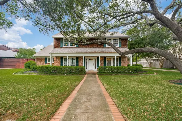 16920 Preston Bend Drive, Dallas, TX 75248