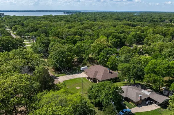 231 Cedarwood Drive, Enchanted Oaks, TX 75156