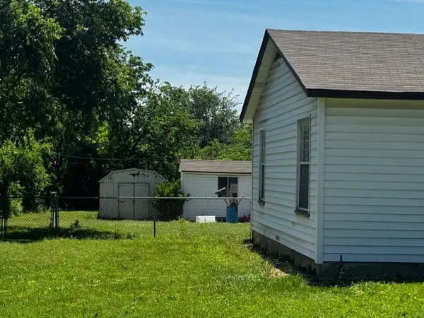 5125 Flagstone Drive, Sansom Park, TX 76114