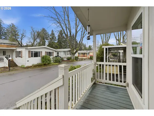 1475 Green Acres RD #150, Eugene, OR 97408