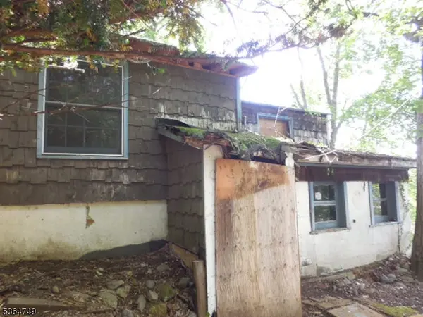 45 Buena Vista Way, Bloomingdale Boro, NJ 07403