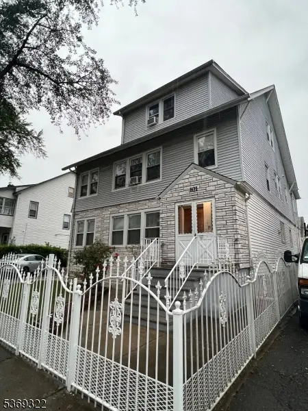 101 Ellington St, East Orange City, NJ 07017