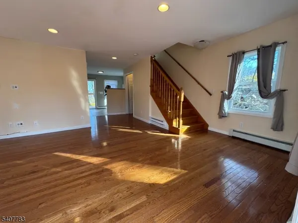 7 Jefferson Trl, Hopatcong Boro, NJ 07843